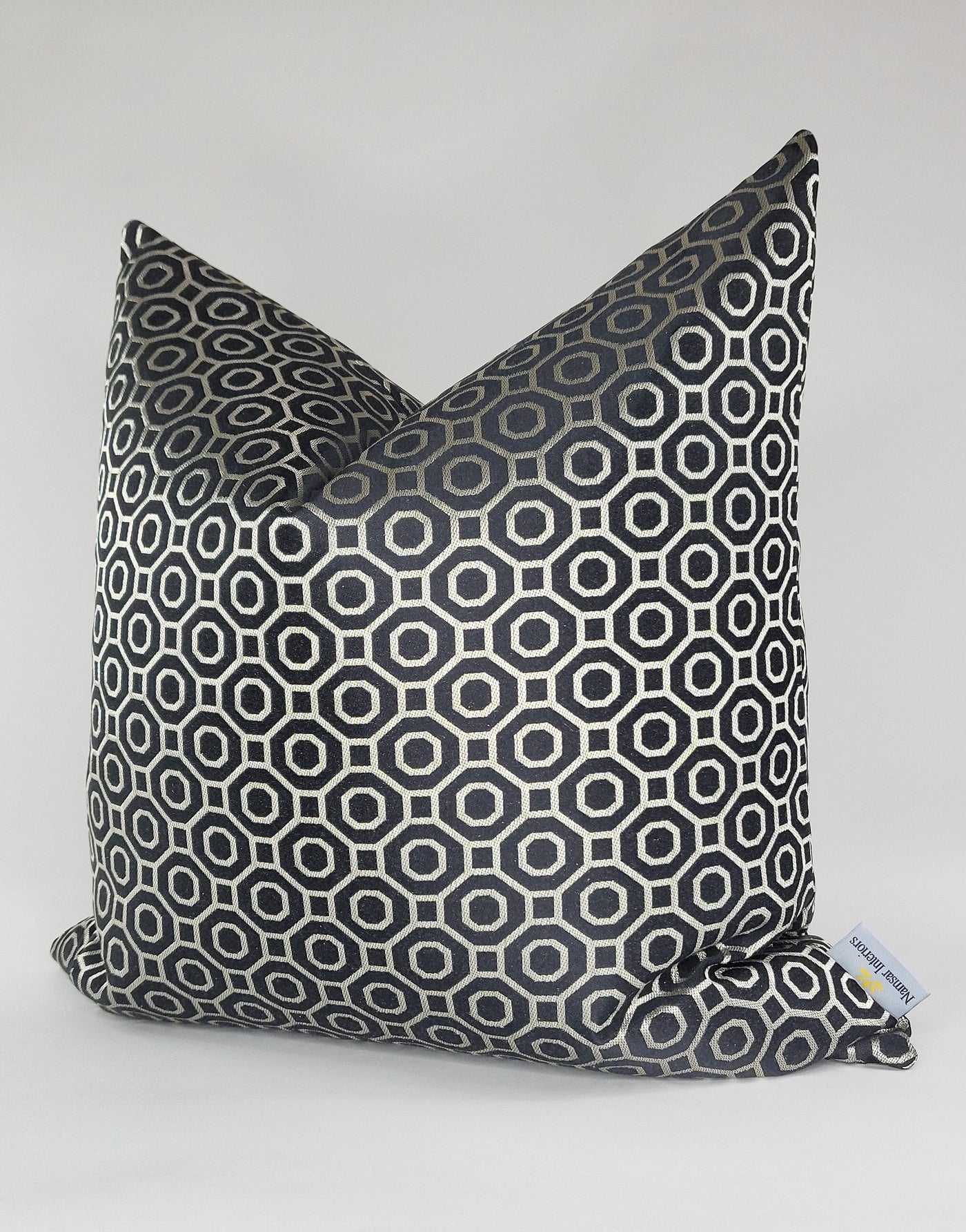 gold black circles
