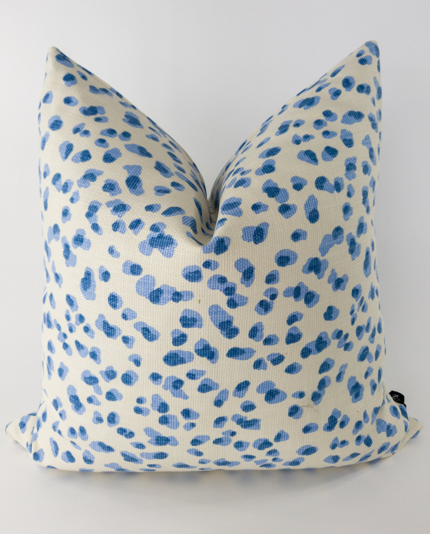 dotted blue